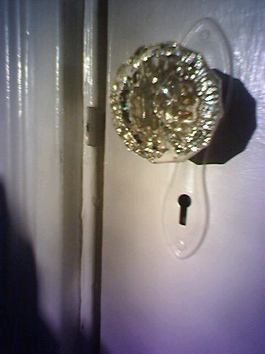 Today's doorknob photo...