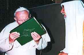 catholic-pope-kissing-koran