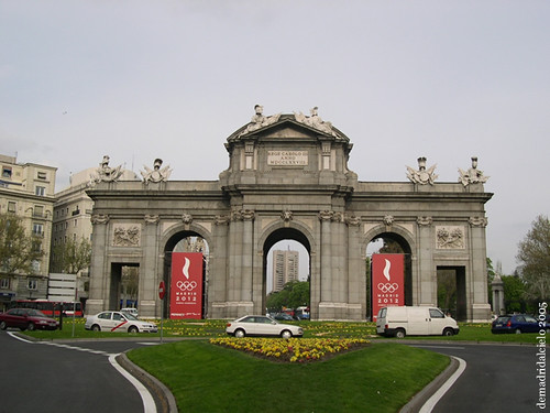 Puerta de Alcalá, Madrid